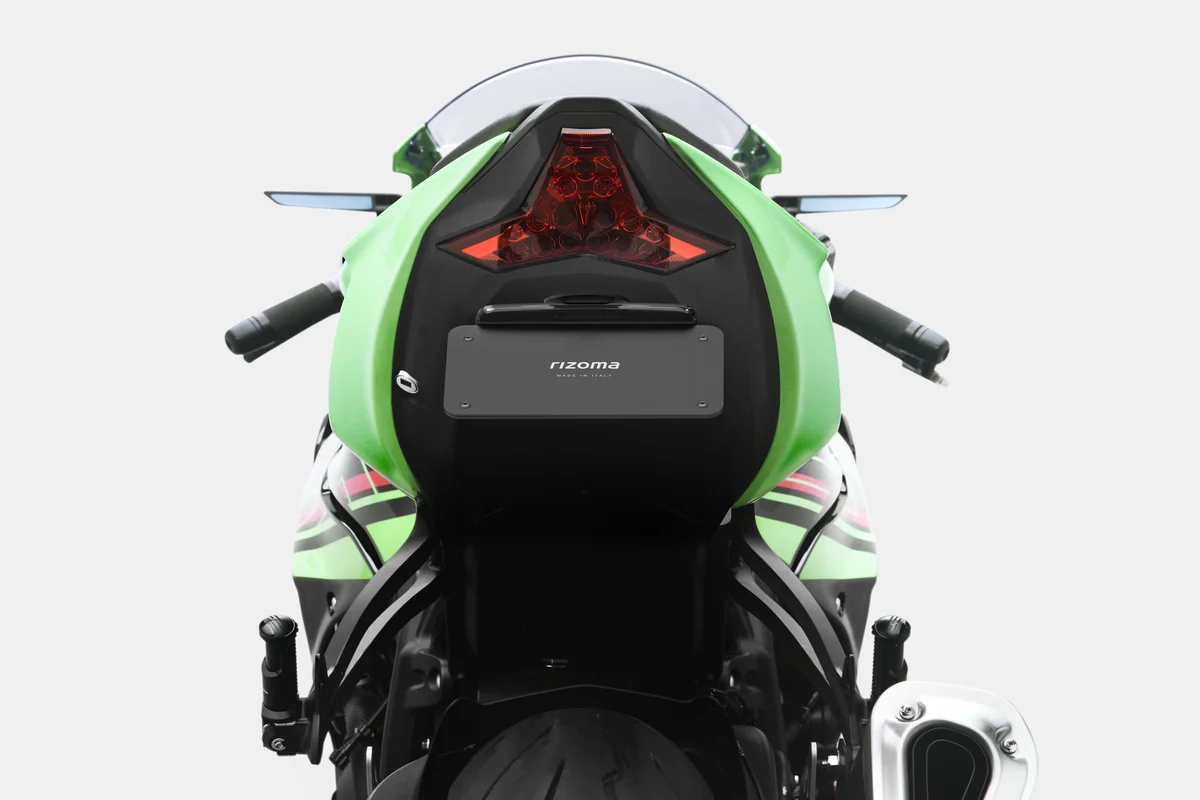 RIZOMA - PTU052B - Flat-Out Fender Eliminator