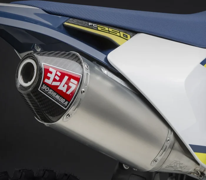YOSHIMURA - 262522D321 - RS-4 Slip-on Exhaust