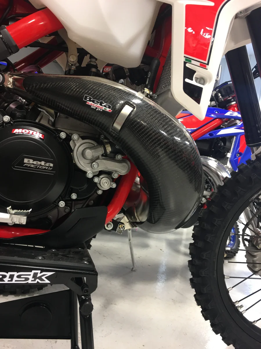 P3 - 109065 - Carbon Fiber Pipe Guard